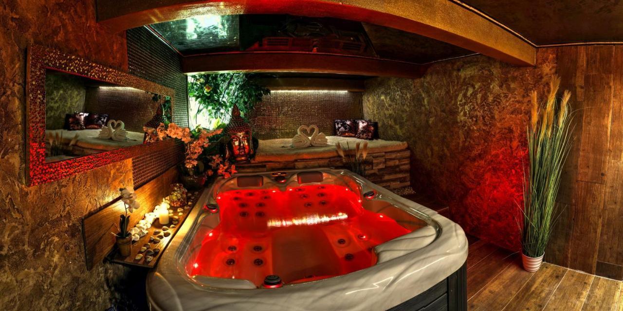 Afrodita Wellness Apartman プラハ エクステリア 写真