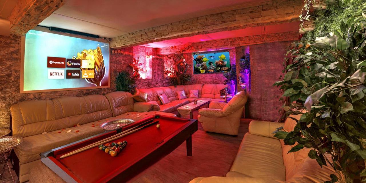 Afrodita Wellness Apartman プラハ エクステリア 写真